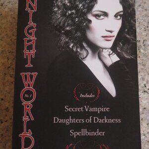 NIGHT World L.J. Smith Softcover (K443)
